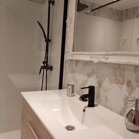 Acogedor Junto A La Plaza * Villasana de Mena