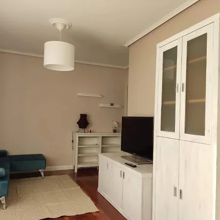 Acogedor Junto A La Plaza * Villasana de Mena