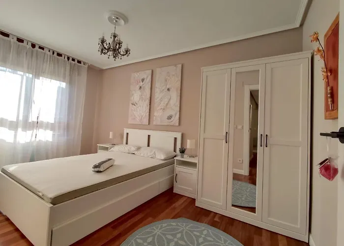 Acogedor Junto A La Plaza Villasana de Mena